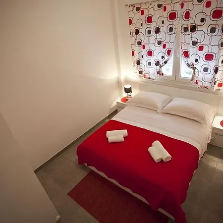 House Apartment *