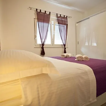 House Apartment *