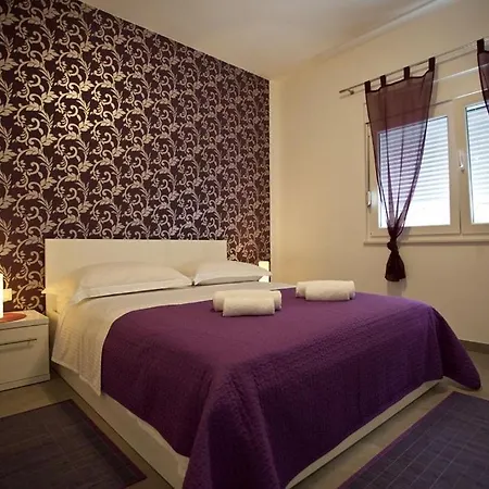 House Апартаменты *